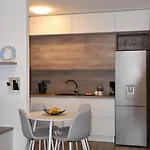 Dante Apartment *