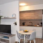 Dante Apartment *